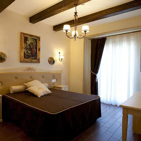 Clementina Hotel