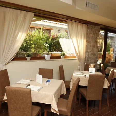 Clementina מלון פומפיי