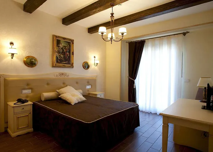 Clementina Hotel